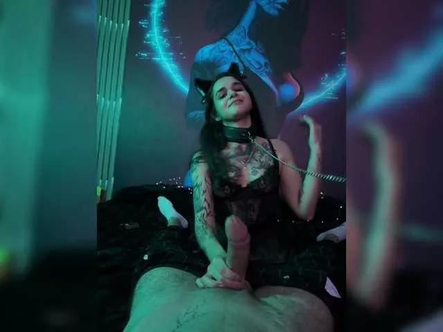 Offline LollyMille on BongaCams