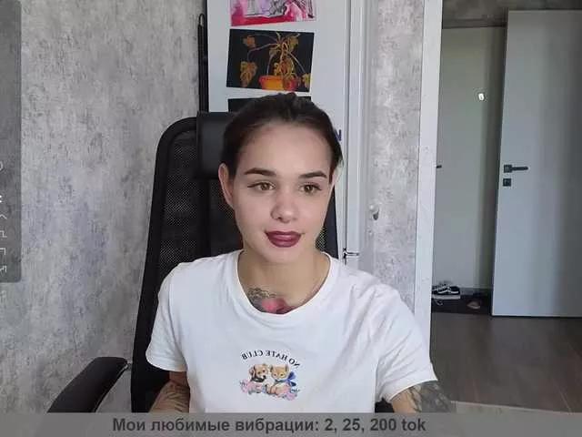 LollyMille on BongaCams 