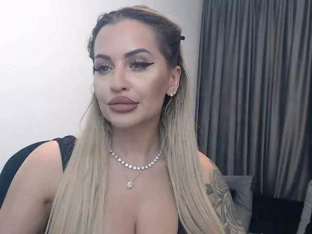 Freechat lovelyblondyx on BongaCams