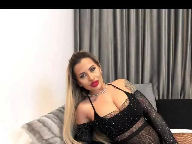 Freechat lovelyblondyx on BongaCams