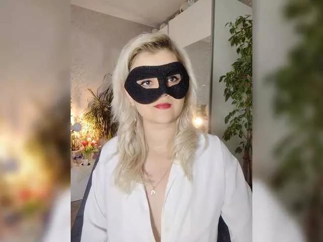 LOVEMENOW23 on BongaCams
