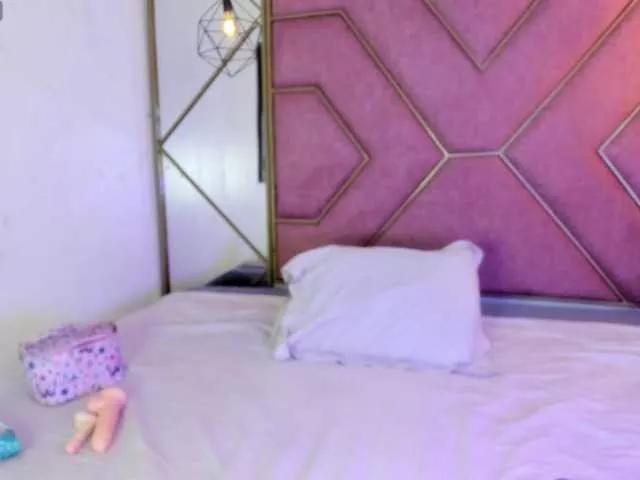 LunaZotto on BongaCams
