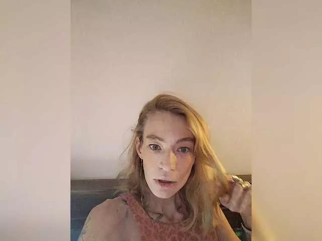 LylyaSurvived on BongaCams 