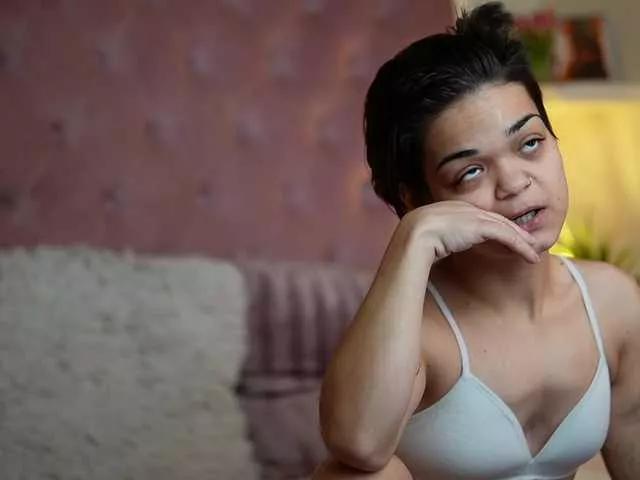 MaiaMini on BongaCams 