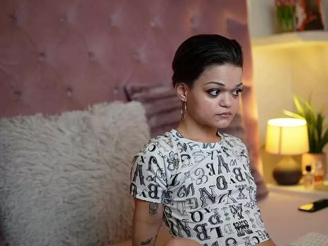 MaiaMini on BongaCams 