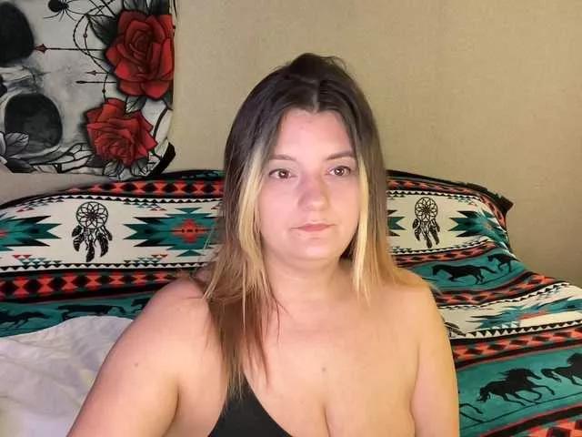 maramaze on BongaCams 