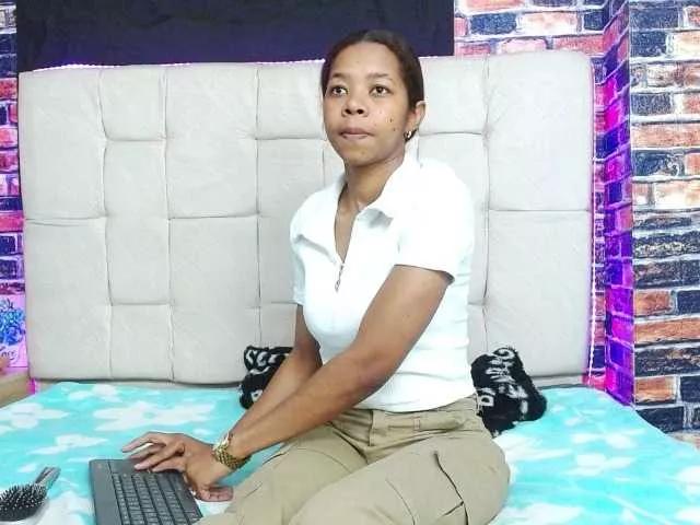 Offline marilunabrown303av on BongaCams