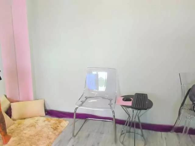 Maya-Hellen on BongaCams