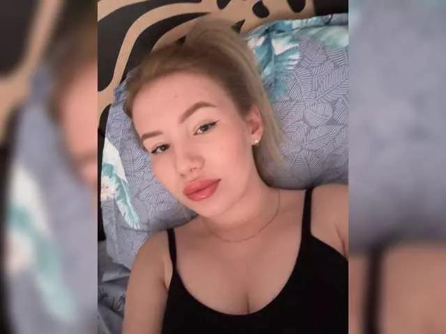 MerriiiRosalee on BongaCams