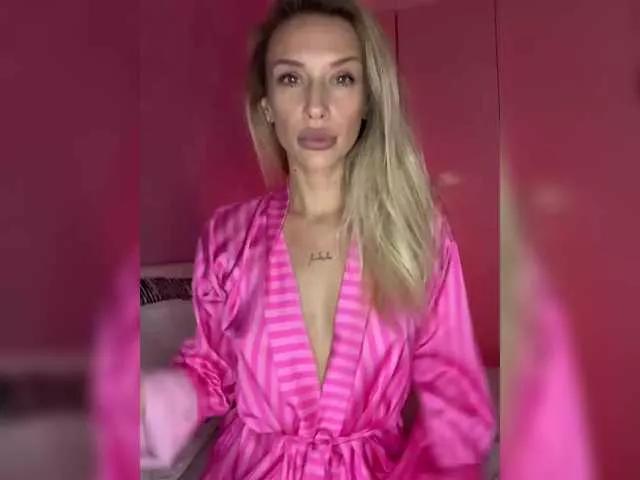 merrybaby on BongaCams 
