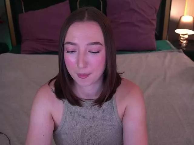 MiuMiow on BongaCams
