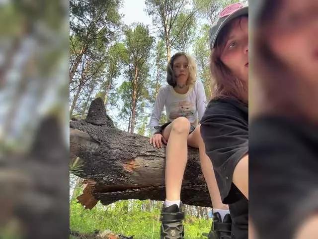 Molly-and-Ewa on BongaCams