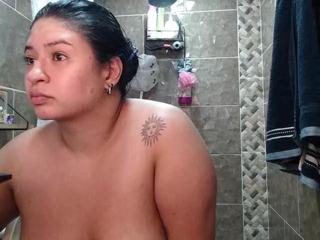 Mollyshake11 on BongaCams 