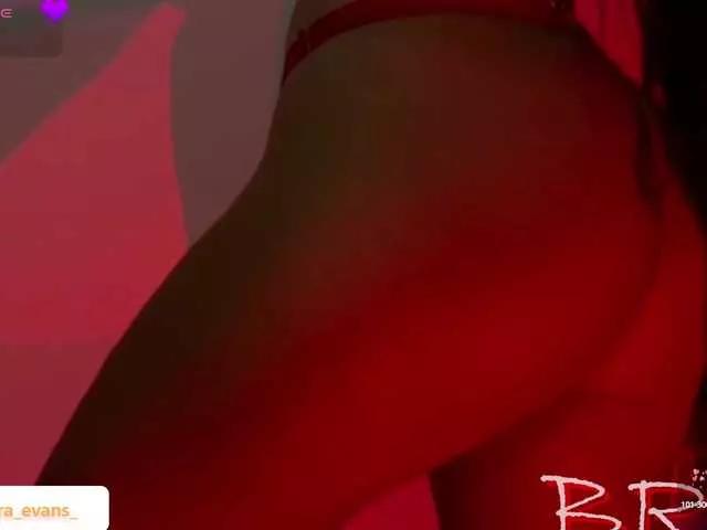 NahiaraEvans- on BongaCams