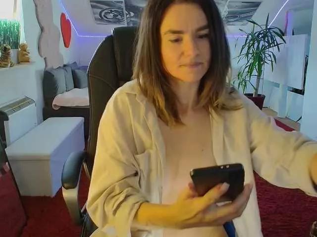 Nanny-Lora on BongaCams 