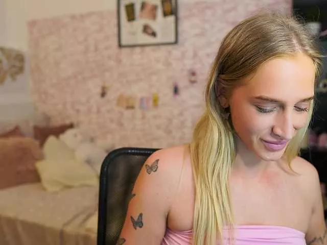 NicoletteShea01 on BongaCams