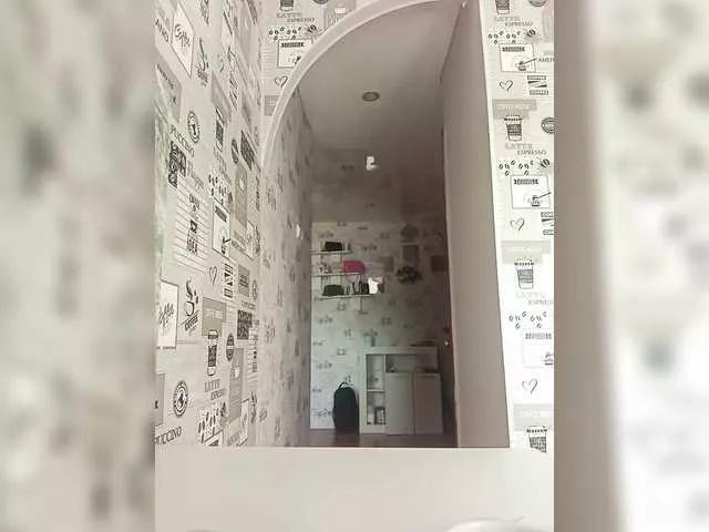 Niki233221 on BongaCams 
