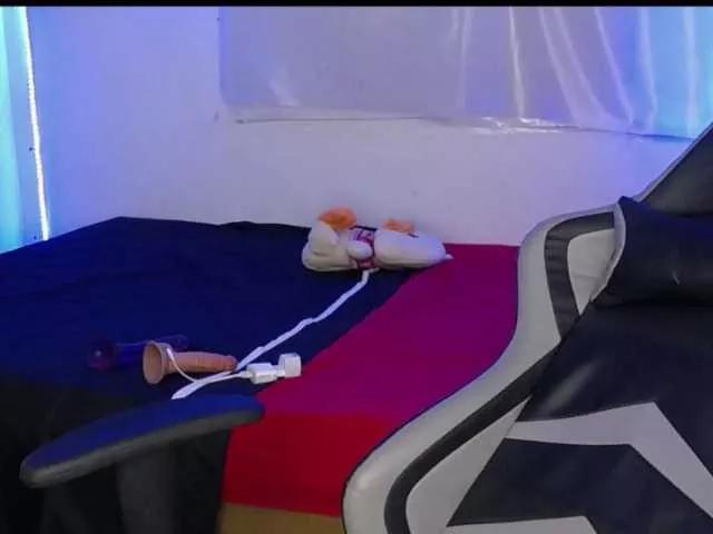ninatinydoll on BongaCams 