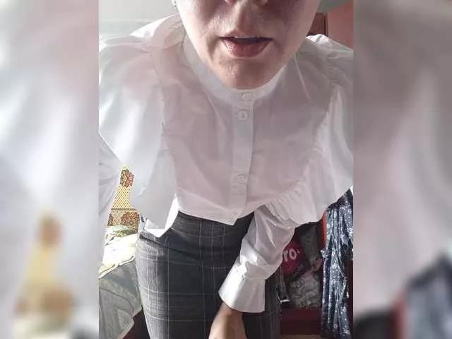 NinonDePeace on BongaCams