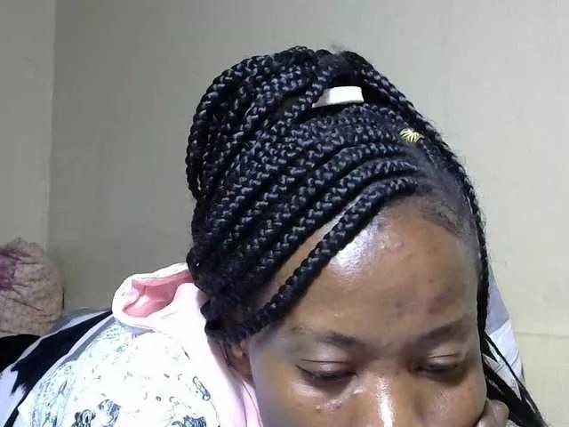 PrettyAlianah on BongaCams