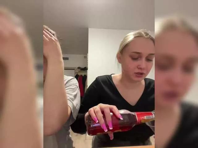 purplewife on BongaCams 