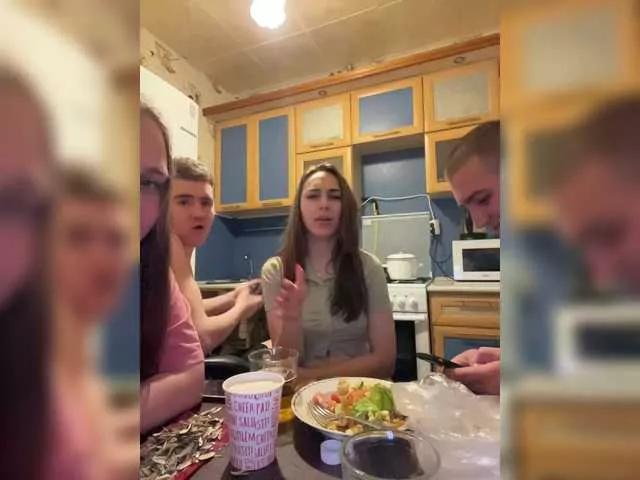 purplewife on BongaCams
