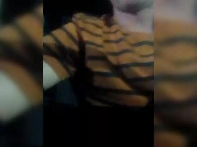 Qeen777 on BongaCams