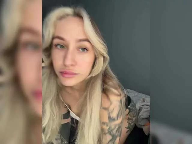 BongaCams QueenKing  is Freechat  QueenKing — We are excited by our love for each other and of course money)
