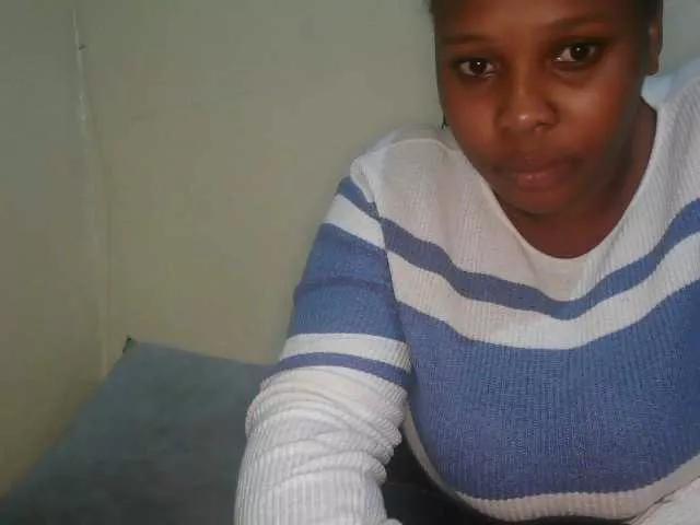 Queenlily25 on BongaCams