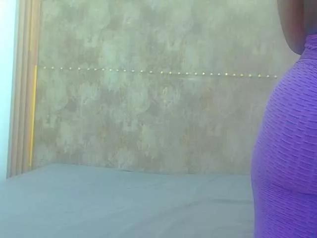 Ravenlip on BongaCams
