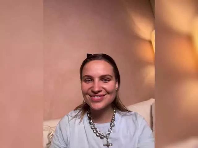 REALMEANTINA on BongaCams