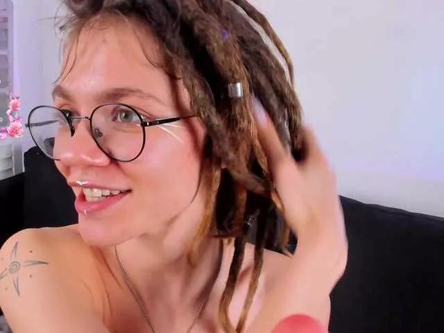 Rin-Skylar on BongaCams