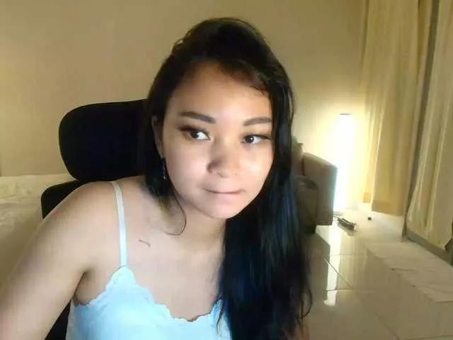 Freechat RozyBlack on BongaCams