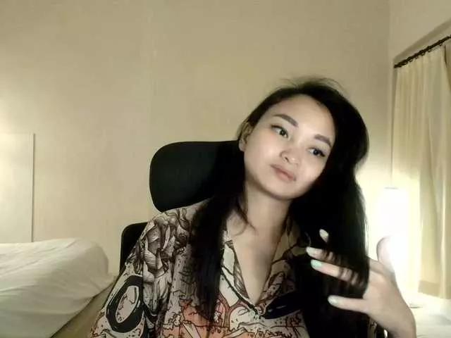 Freechat RozyBlack on BongaCams