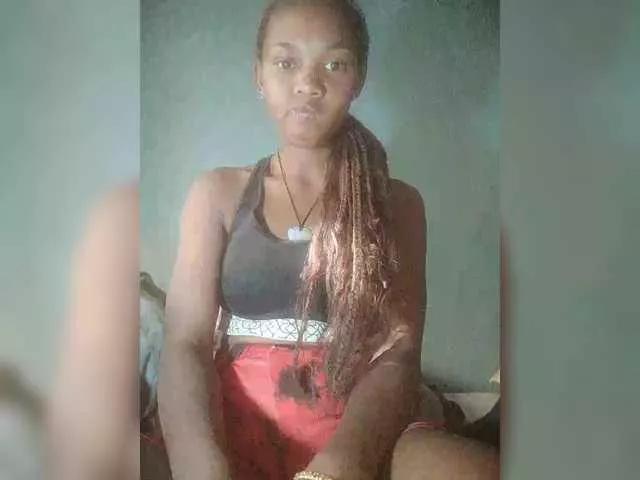 Sarah02 on BongaCams