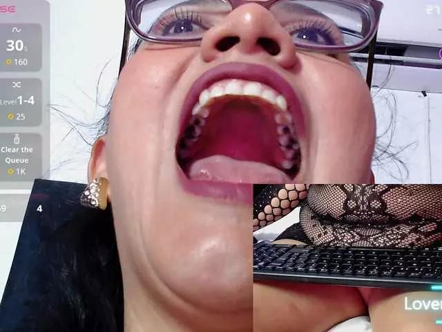 Scarlet-Ray on BongaCams