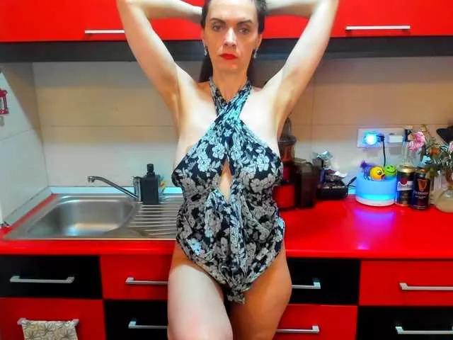 SexQueen11 on BongaCams