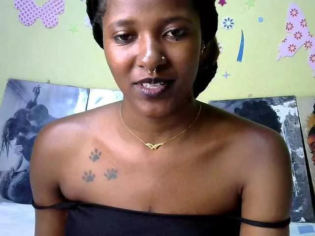 Sexxyezzy on BongaCams 