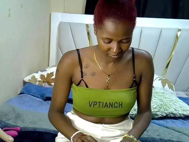 Sexxyezzy on BongaCams 