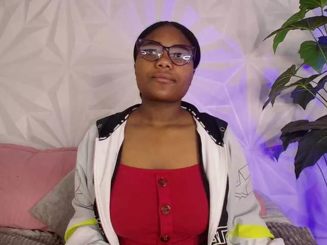 shanissseross on BongaCams