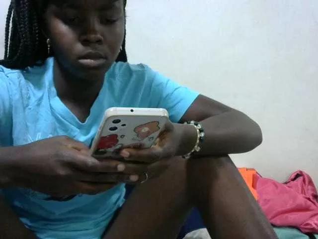 Shaz33 on BongaCams