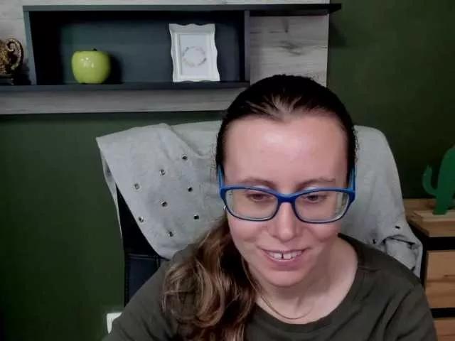 sparkleLizzy on BongaCams