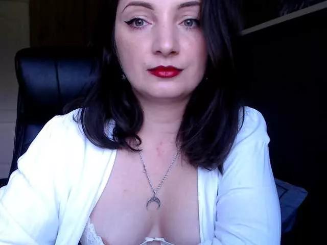 Succubus13 on BongaCams 