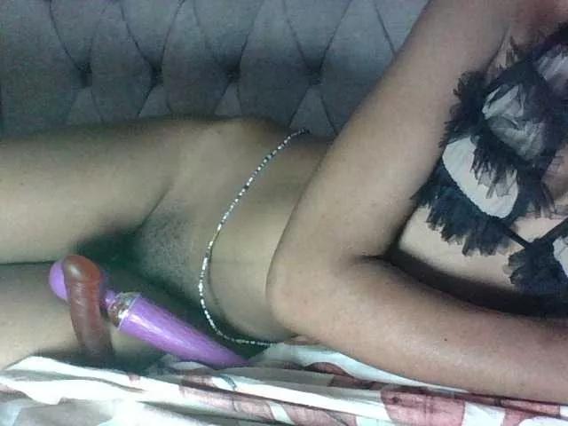 Sweet-Iddah on BongaCams 
