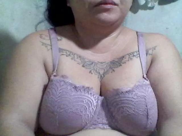 sweetasian33 on BongaCams 