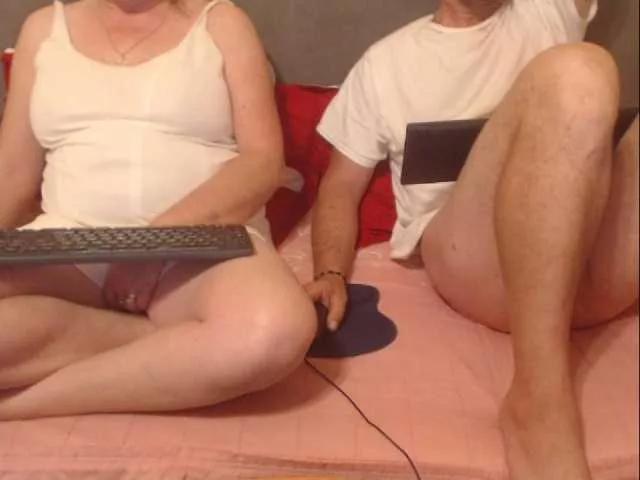 sweetcouplesw on BongaCams 