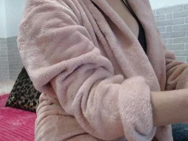 Offline sweetmaju on BongaCams
