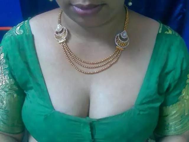 Tamilbabby2025 on BongaCams