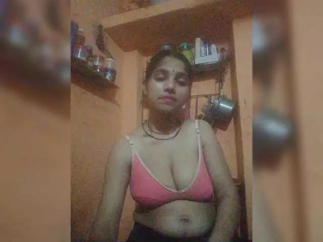 Tunnidelhi on BongaCams 