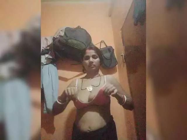 Tunnidelhi on BongaCams 